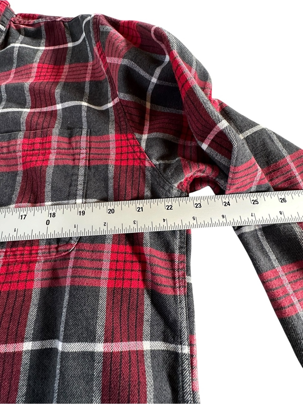Weatherproof Red and Black Plaid Button-Down Shirt Large - Picture 10 of 13